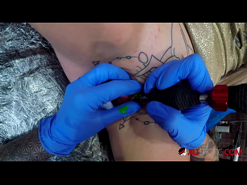 ❤️ Sully Savage-k izugarri tatuatu zuen klitorian tatuaje bat egin zuen ❤❌ Kalitatezko pornoa gurean eu.tubsexer-porn.ru ️❤